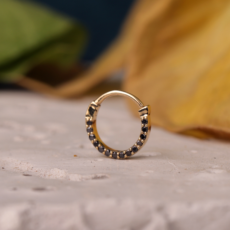 kensy-black-diamond-schwarze-diamanten-piercing-gold